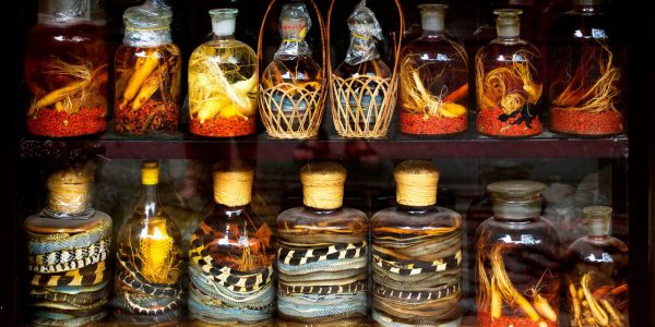 Rượu rẻ tiền 12.000đ/lít: Hiểm họa khôn lường